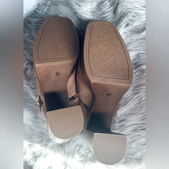 GIANNI BINI SOTELO BUCKLE DETAIL SUEDE PLATFORM CLOGS. SIZE 8.5M - Picture 10 of 12